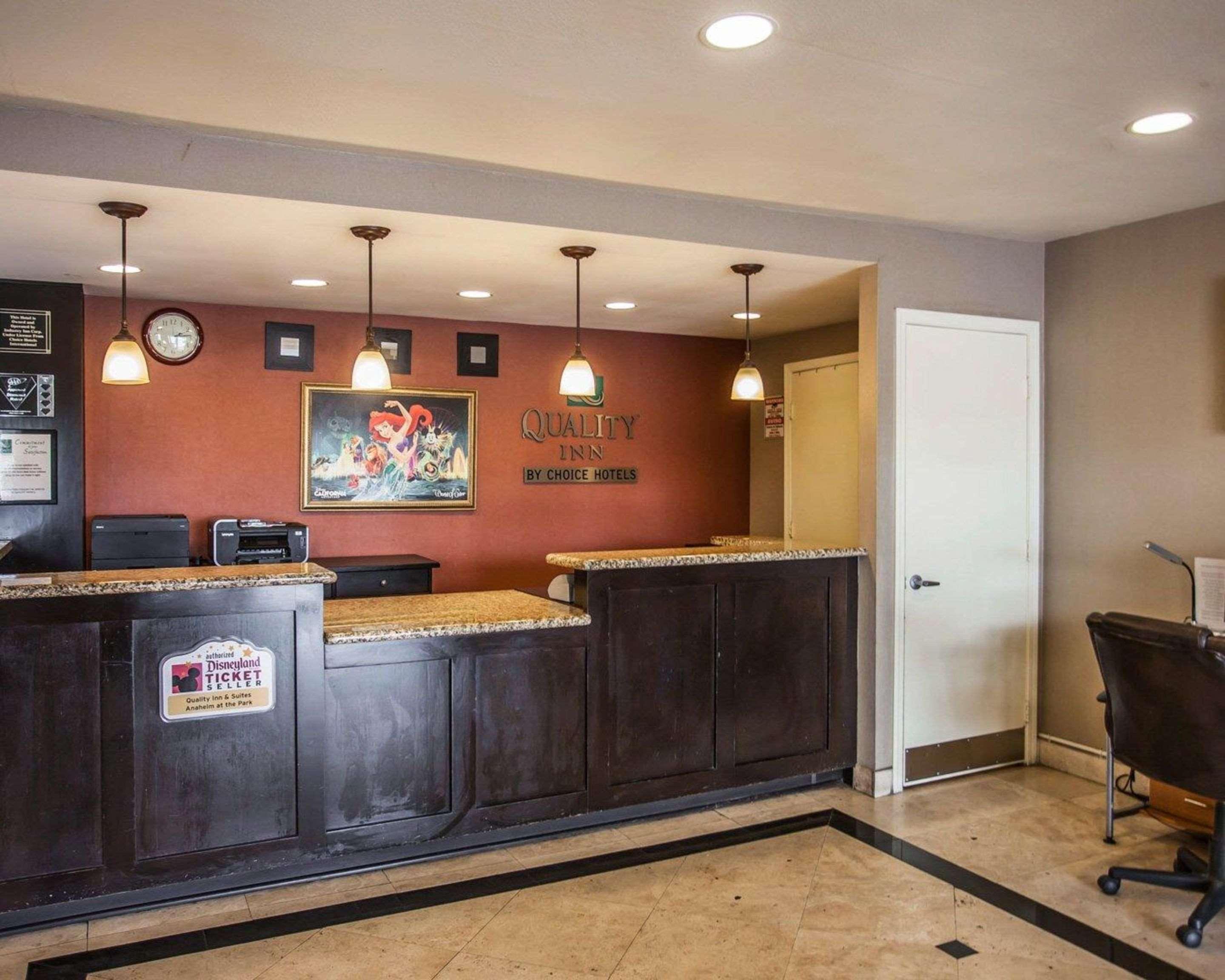 Quality Inn & Suites Anaheim At The Park Exteriör bild