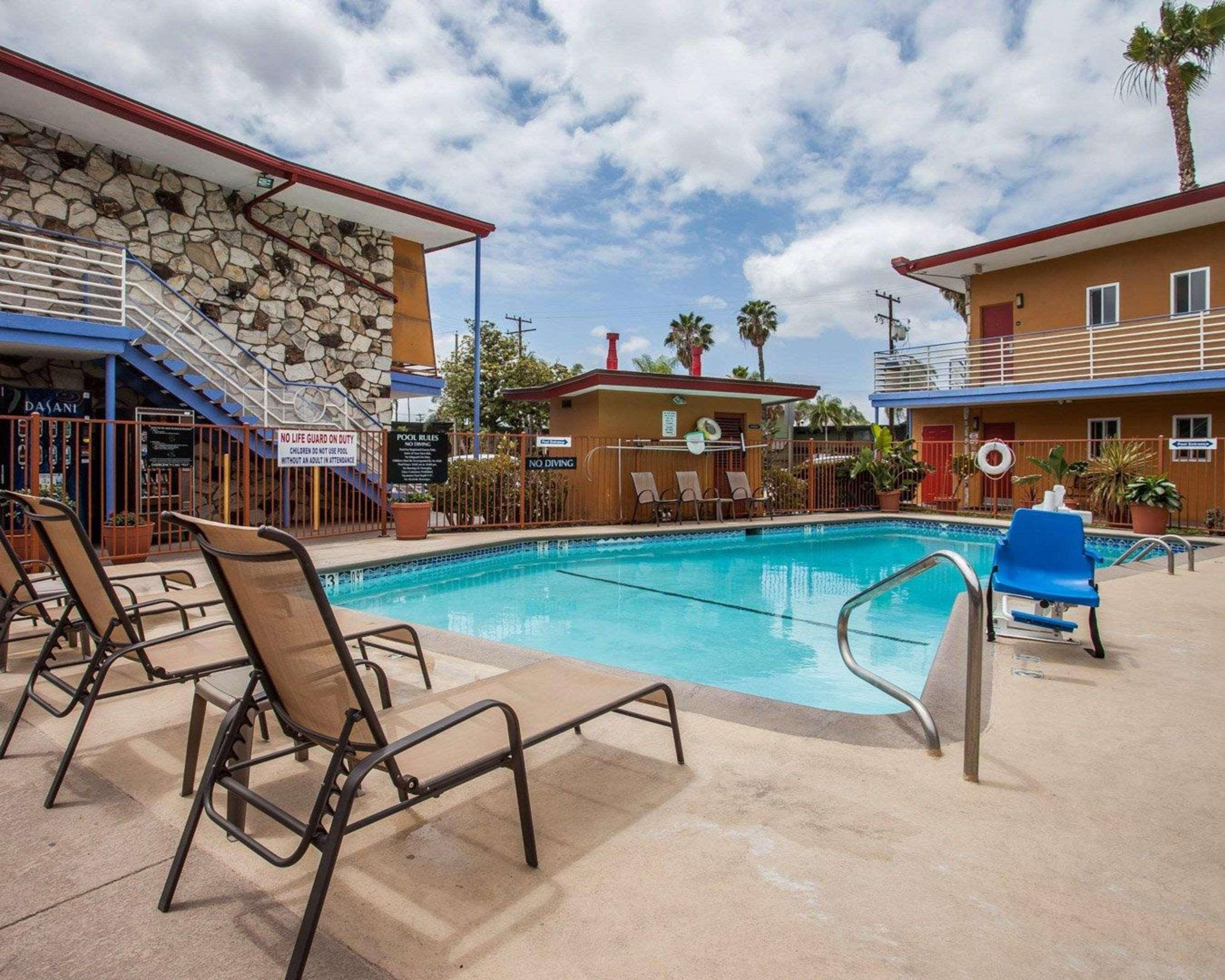 Quality Inn & Suites Anaheim At The Park Exteriör bild