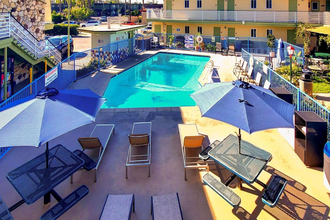 Quality Inn & Suites Anaheim At The Park Exteriör bild