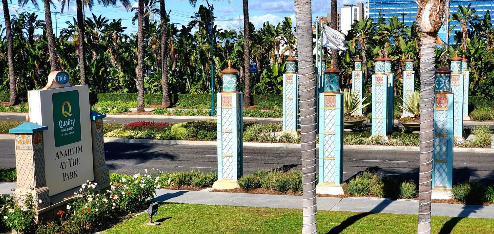 Quality Inn & Suites Anaheim At The Park Exteriör bild